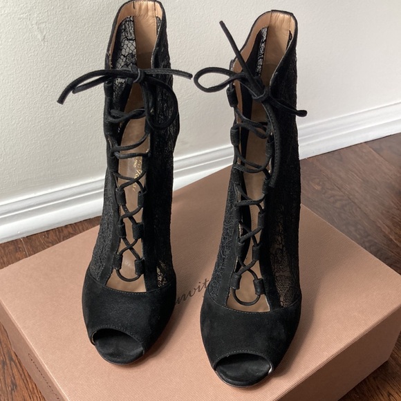 Gianvito Rossi Rebecca lace and suede lace-up heeled booties. - Picture 4 of 13